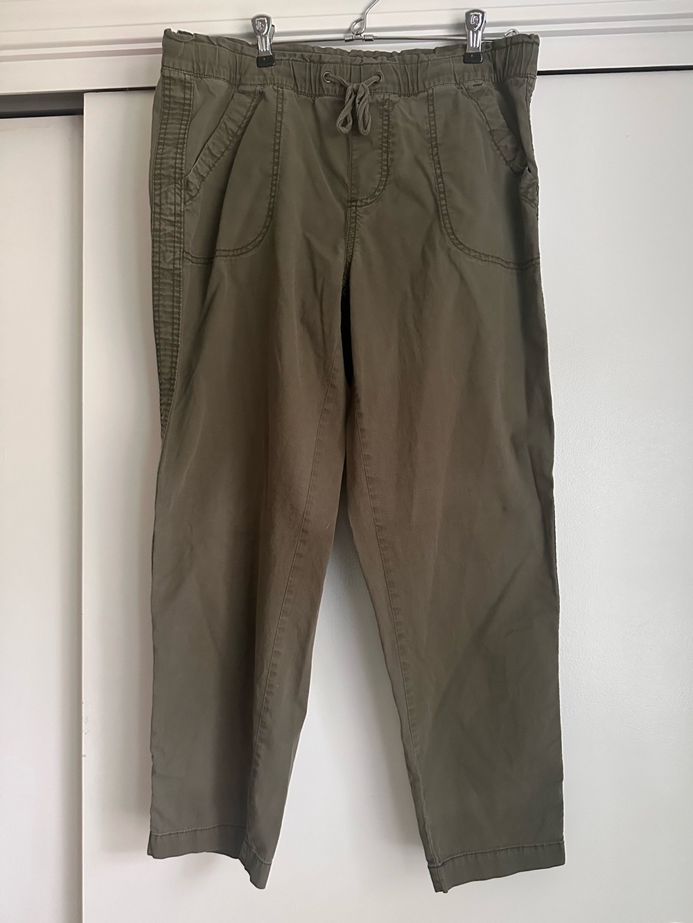 Women’s Army Green Drawstring Casual Pants
